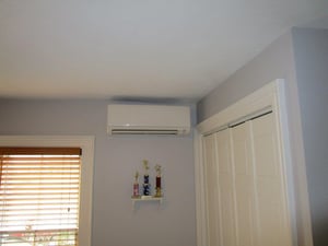 Ductless units eliminate hot and cold spots in Arlington, MA colonial home